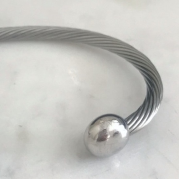 Elegant Silver Cable Bracelet - Picture 5 of 5